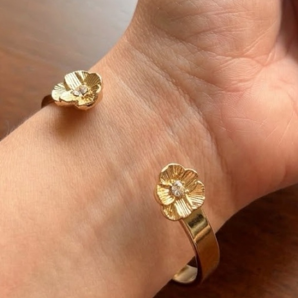 Macy’s Gold Tone Floral Open Cuff Bracelet – NWT